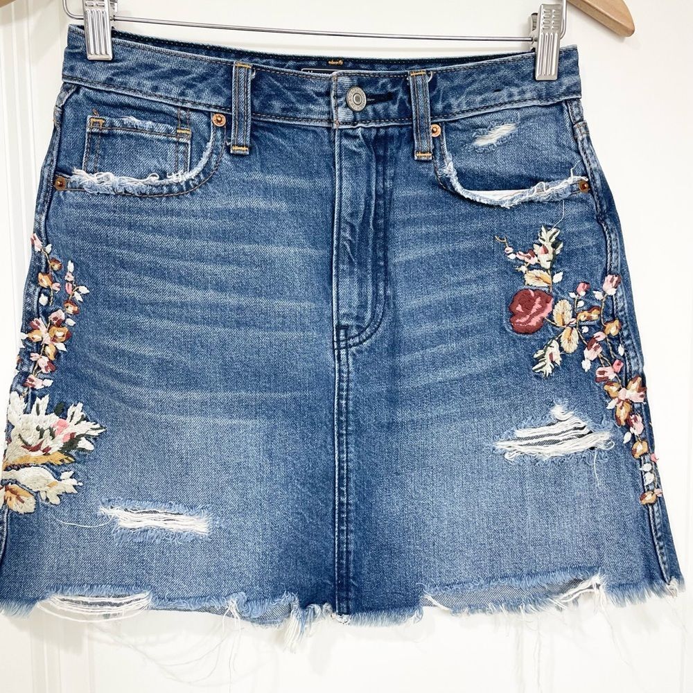 Abercrombie & Fitch Floral Embroidered Distressed  Skirt - Boho Chic size 26!